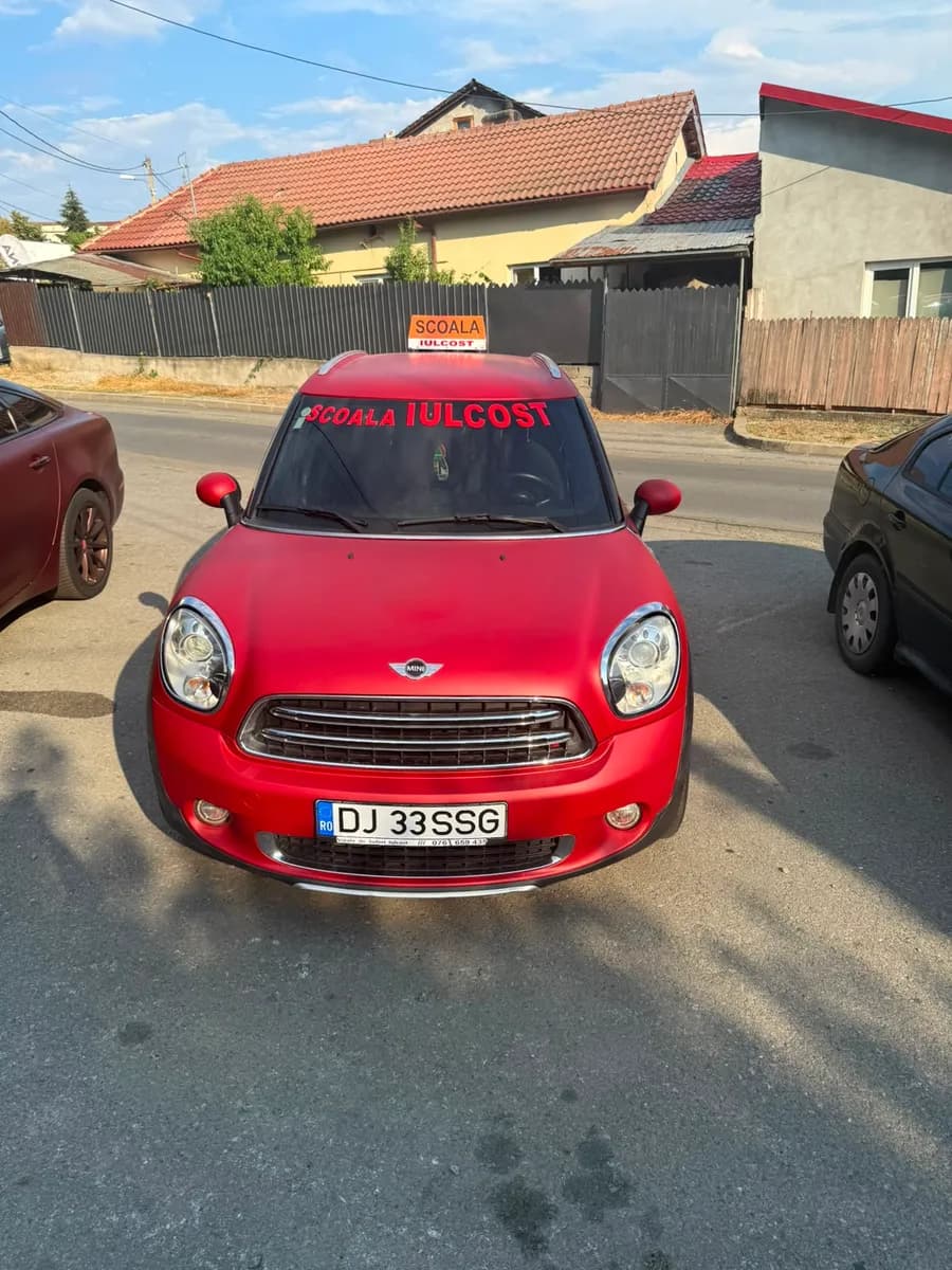 MINI Cooper Countryman — autoturism categoria B, din parcul auto Iulcost