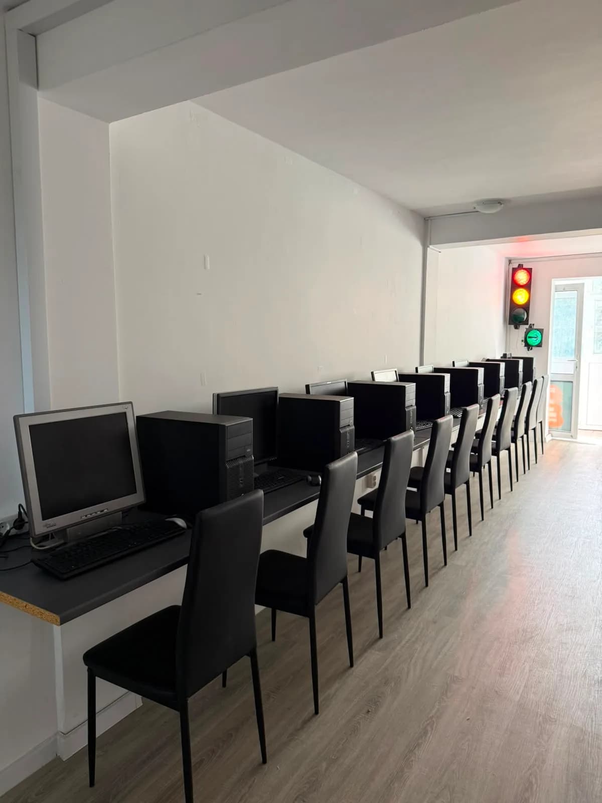 Stații individuale pentru chestionare